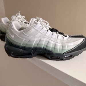 Nike AIRMAX 95 Mens size 15.  Make a legit offer.  Basically brand new